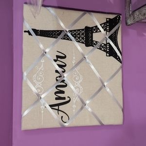 Eiffle tower pin board amor